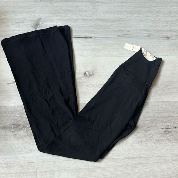 Aerie Offline Real Me HighWaisted Flare Legging Black NWT in packaging - Picture 7 of 8